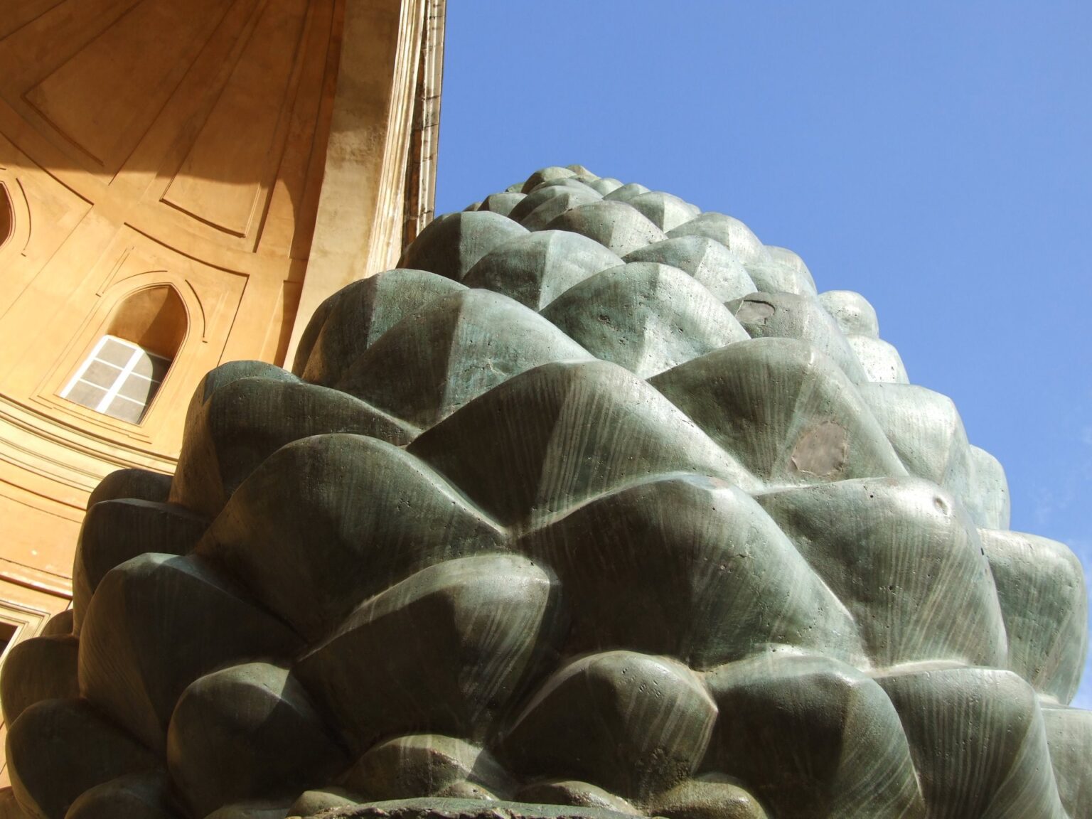 Cortile della Pigna nei Musei Vaticani